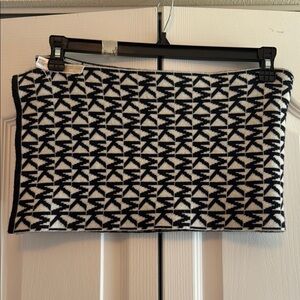 MK Stylish Navy and White Patterned Skirt